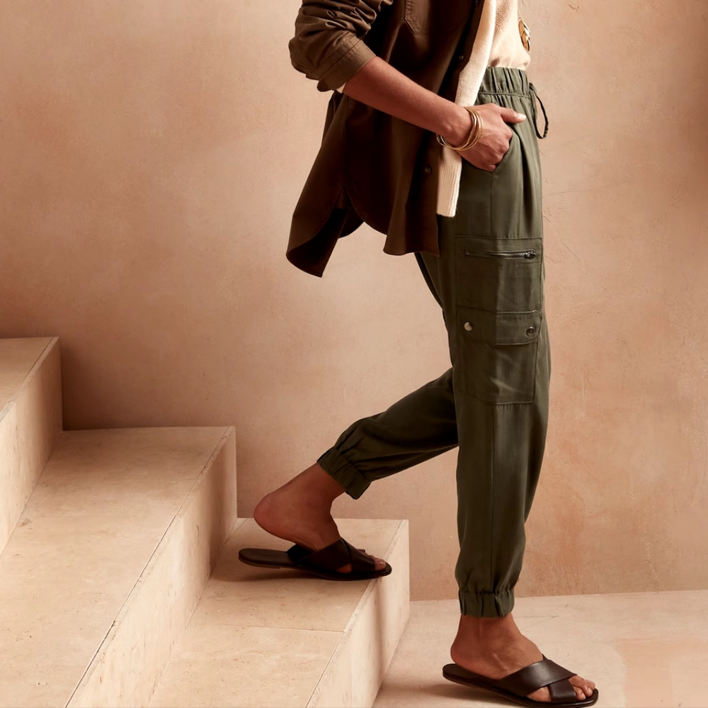 (donated) BANANA REPUBLIC Tencel™ Cargo Jogger